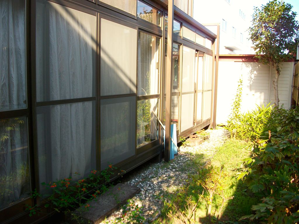 工事前～増築予定の掃出し窓と庭全影