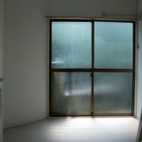 工事後／玄関側から洋室・テラス窓を写す